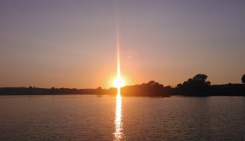 Der Seeburger See bei Sonnenuntergang.